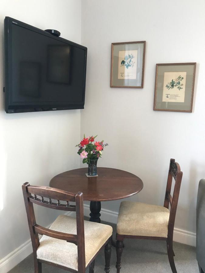 Riverbank House Bed And Breakfast Innishannon ภายนอก รูปภาพ